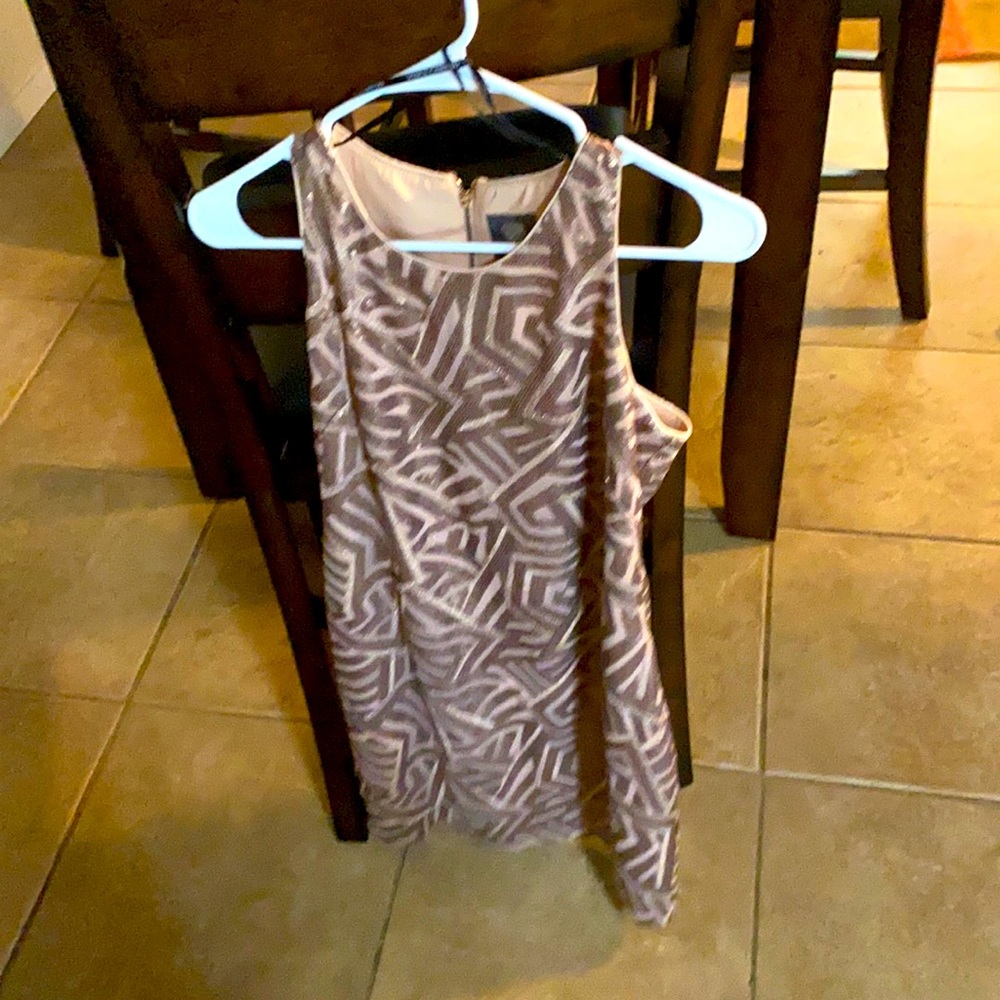 Size 4 Vince Camus o